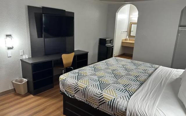 Motel 6 Alvarado, TX