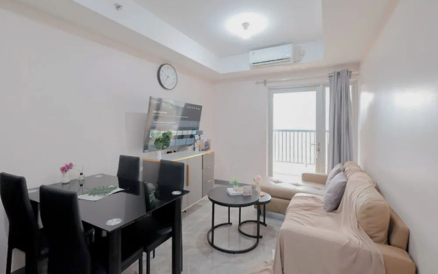 Prime Location 1Br At The Wave Kuningan Apartment