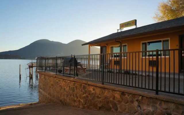 Lake Marina Inn