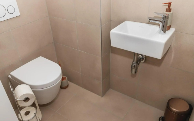 Amazing view over Vienna and infinity pool