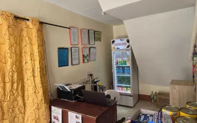 Oyo 1121 Junlyn Apartelle