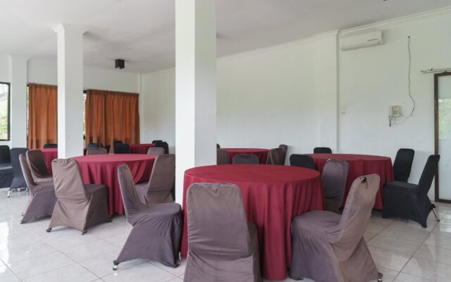 RedDoorz Plus @ Megamendung Puncak Bogor 2