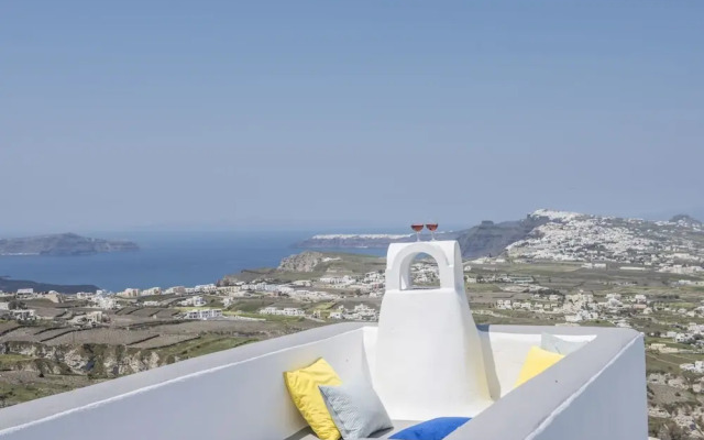 Santorini 180 Degrees