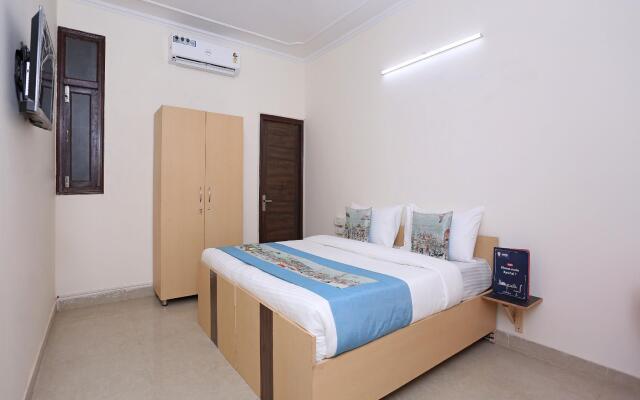 OYO 9381 DLF Cyber City