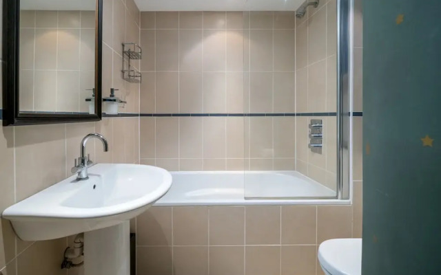 JOIVY Captivating 1-Bed Flat In Fulham