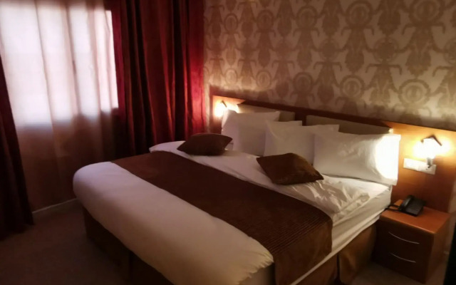 Sama Paris Hotel
