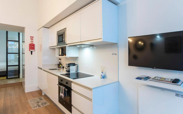 Elegant & Bright Flat by LovelyStay