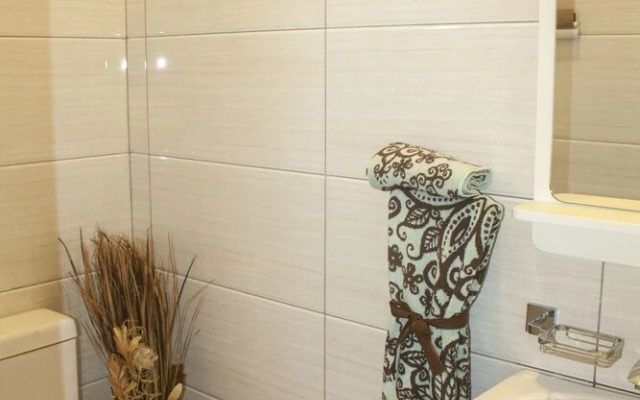 Emerald Suites