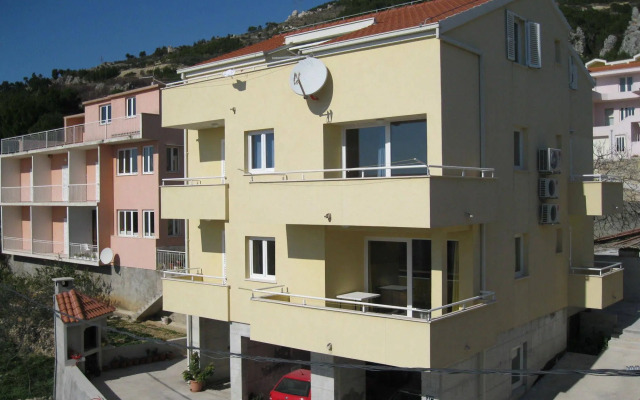 Apartments Zelic Tucepi
