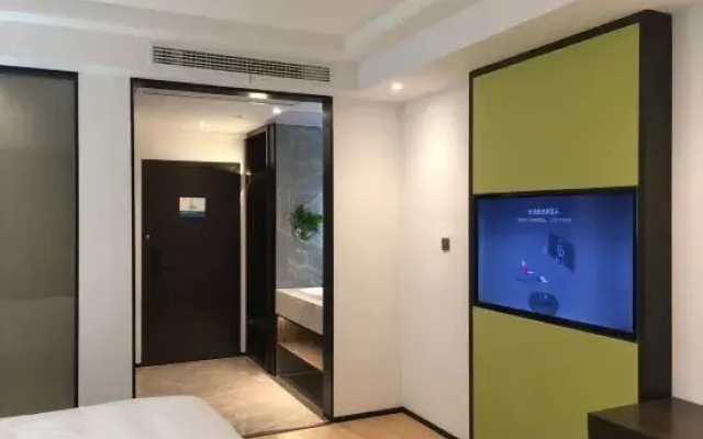 Dishang Boutique Hotel (Shanghai Lingang Baolong Plaza Branch)