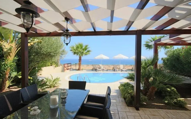 Nireas Seafront Villa