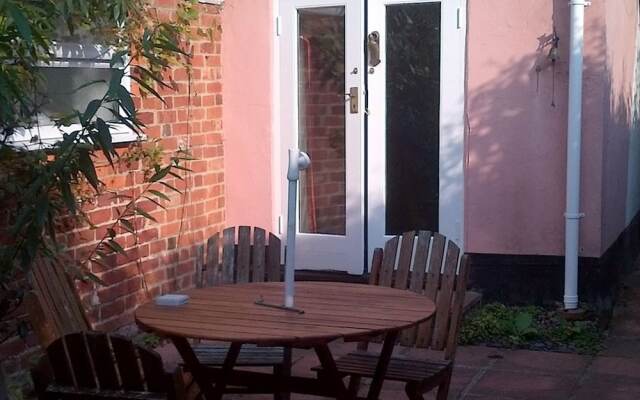 The Follies Cottage B&B
