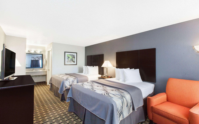 Days Inn by Wyndham Ennis