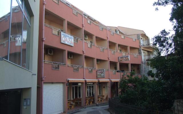Apartments Oaza 1