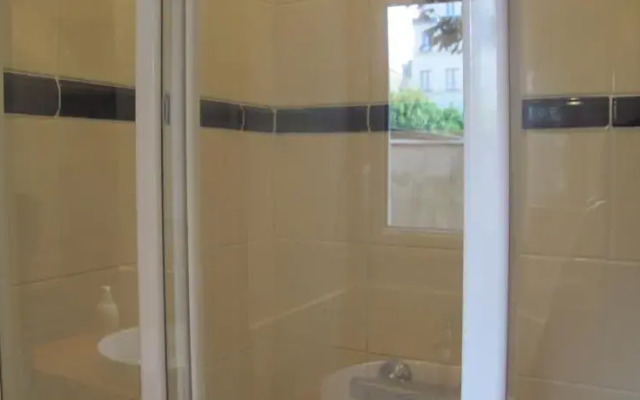 Apartment between Montmartre and Opera