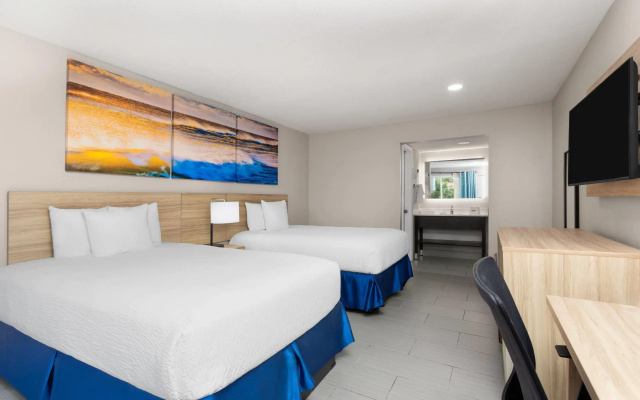 Days Inn by Wyndham Fort Myers Springs Resort