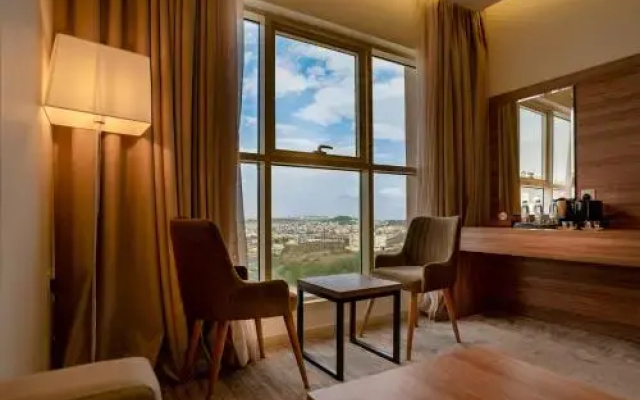 فندق دبليو سويتس - W Suites Hotel