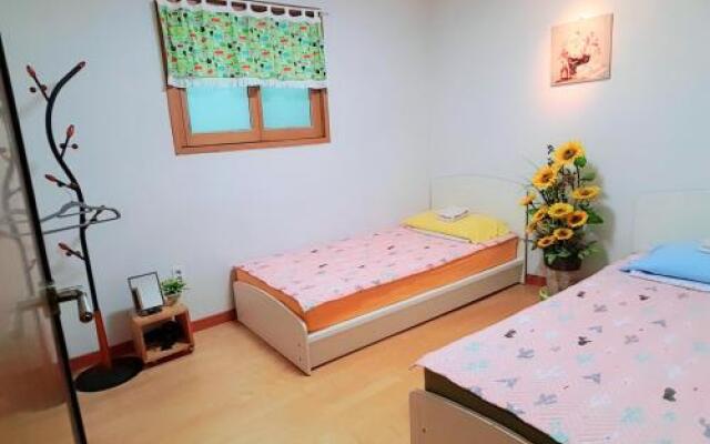 Tongyeong One Guesthouse