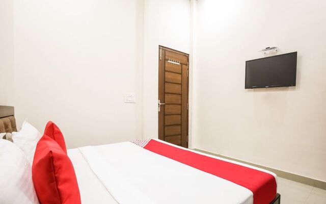 Oyo 47577 Hotel Goldenland
