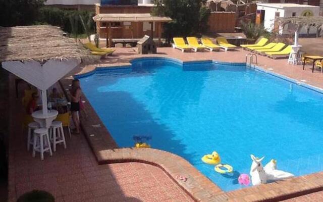 Yasmina Hotel