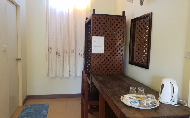 Benjapirom Private House