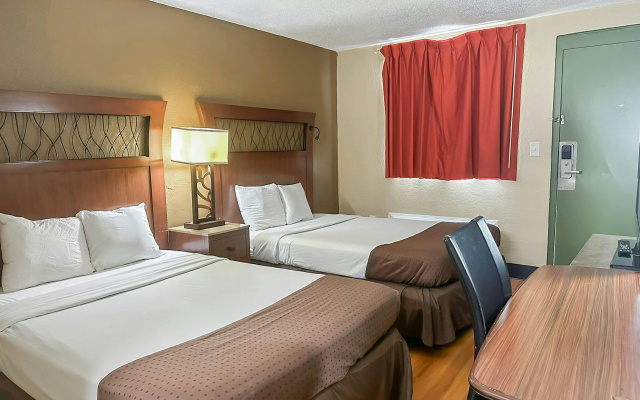 OYO Hotel Mobile, AL I-65 at Airport Blvd