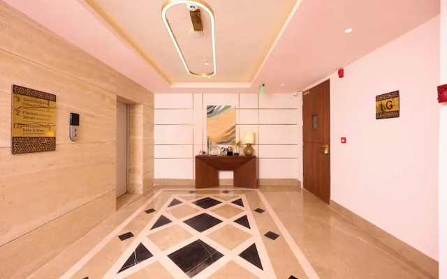 Iris Sarovar Portico