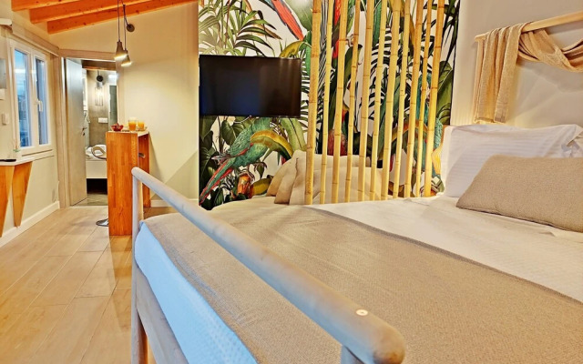 Sea & Cliff Luxury Suites byCorfuescapes