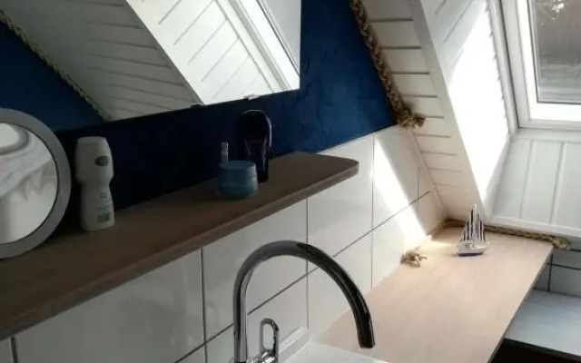 FEWO KIRA, direkt hinterm Deich