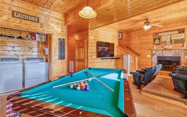 Smoky Mountain Retreat - Five Bedroom Cabin