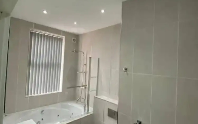 Immaculate 1-bed Lux Apartment in Wolverhampton