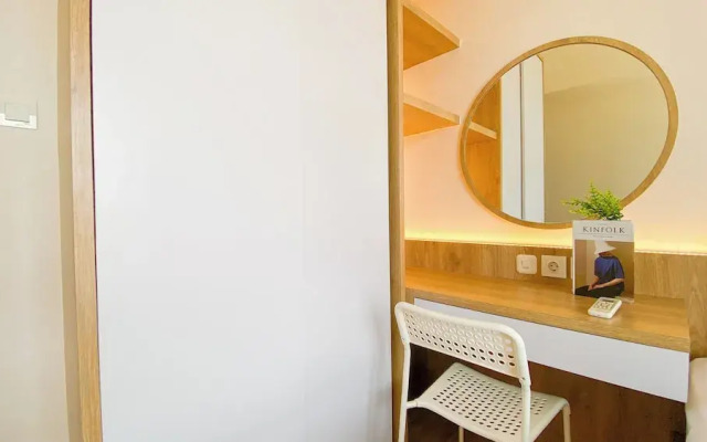 Relaxing And Strategic 2Br At Sky House Bsd Apartment