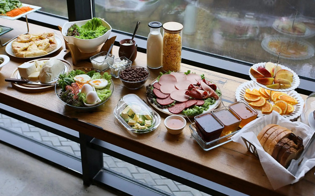 L.M Club Hotel