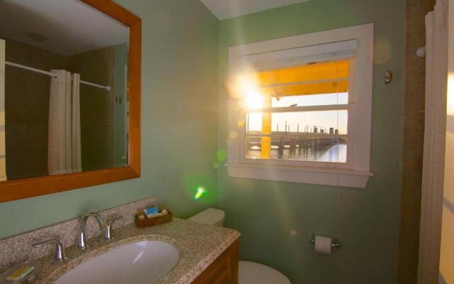 Edgewater Inn