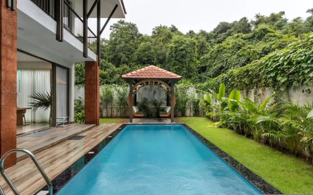 Casa Maxima - 4BR w Private Pool 1km to the Beach
