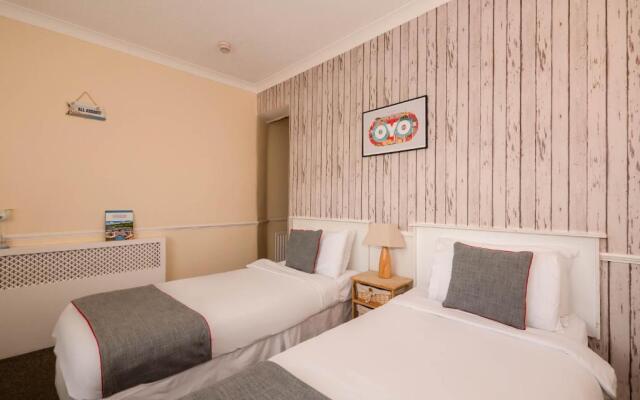 OYO Pier Hotel
