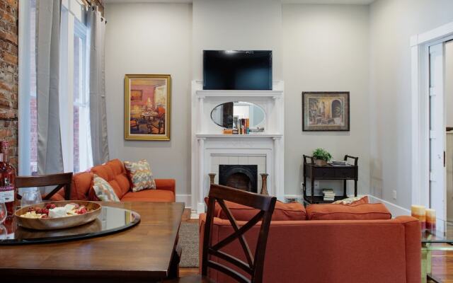 Newly Renovated Historic District Apt