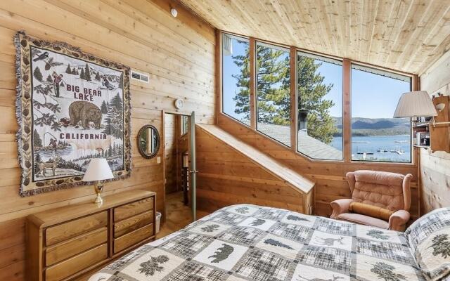 012 - Lakefront Chalet