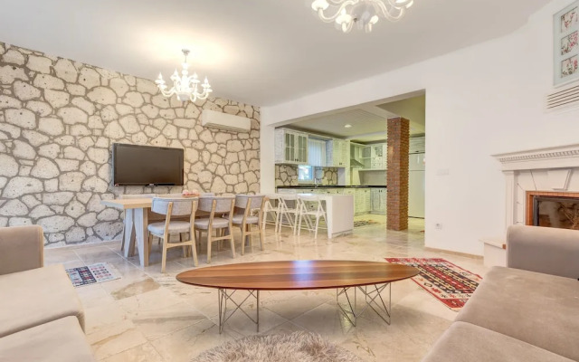 Alaroof Hotel