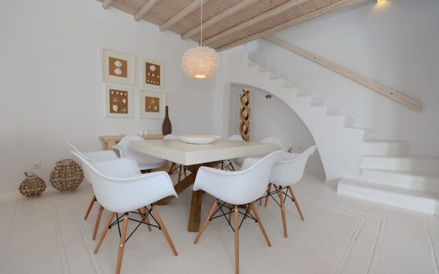 Villa Topaz 3 Bedroom Villa With Shared Pool in Choulakia
