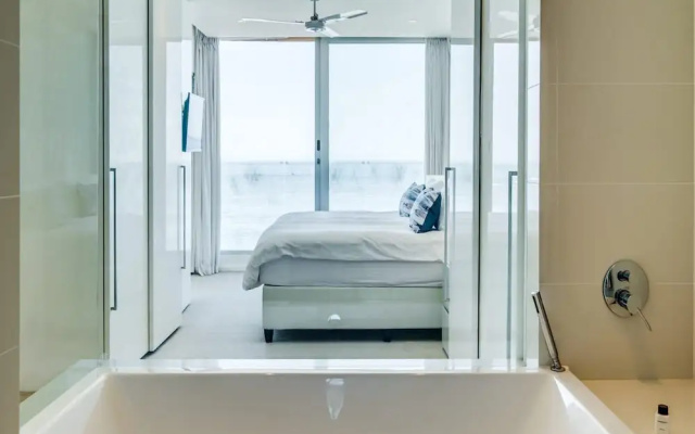 Clifton Apartment on the Waters Edge Ocean Breeze