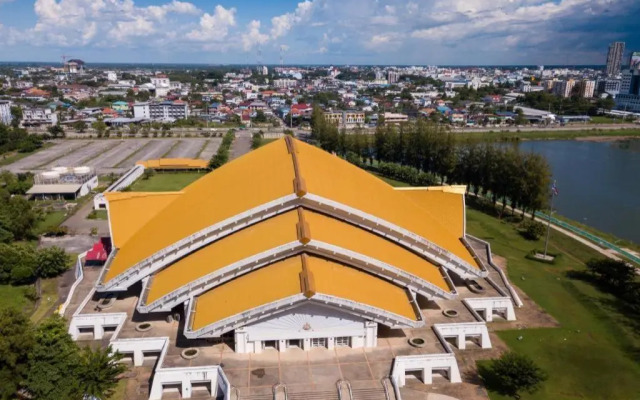 The Impress Khonkaen Hotel