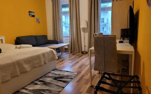 leopoldauer apartment