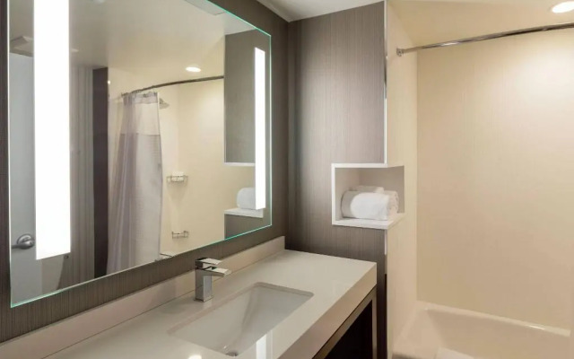 Courtyard New York QueensFresh Meadows