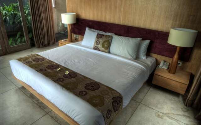 The Grove Villa Bumbak