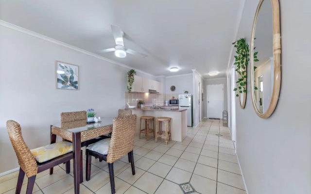 Airlie Sunset Waterview Apartment