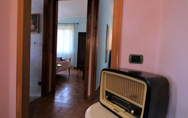 Scappo In Umbria, La Escondida