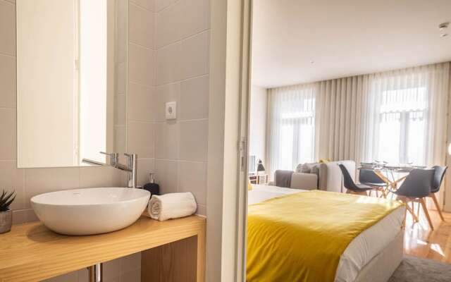 Bonja1 Light-filled Apartment w/ Balcony +AC