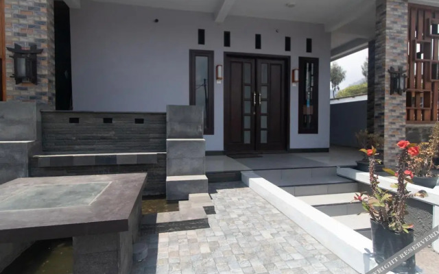 Saputra View Bromo Guest House