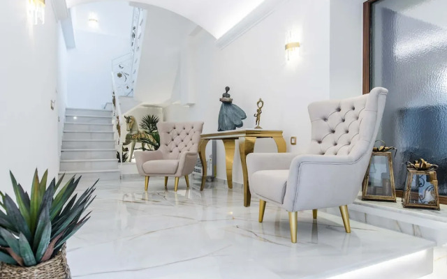 Kallisti Palace Apartment